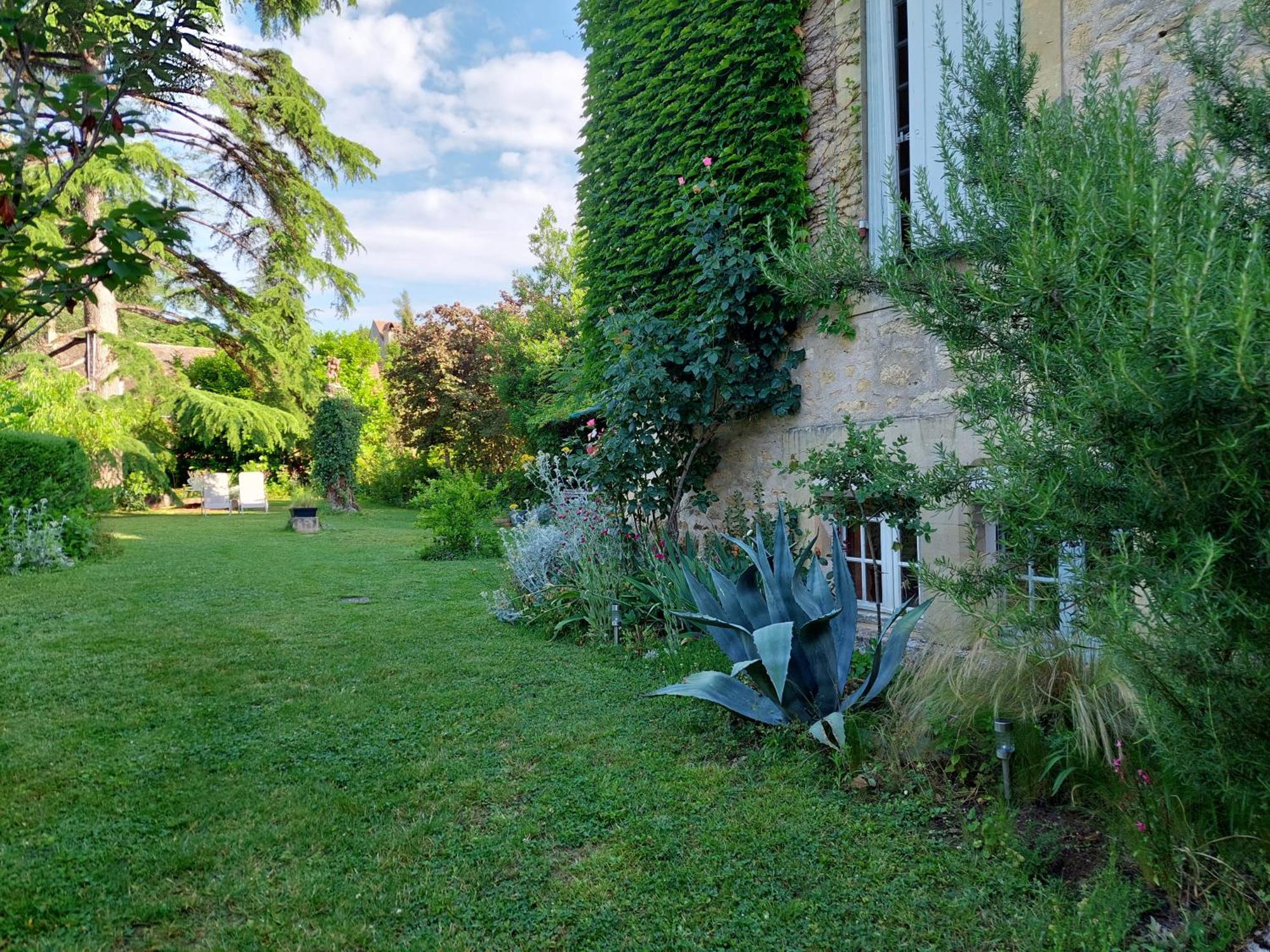 Rue Du Chateau Lalinde Exterior foto