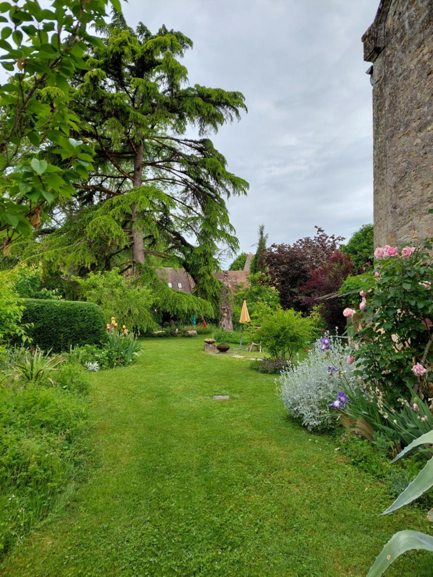 Rue Du Chateau Lalinde Exterior foto