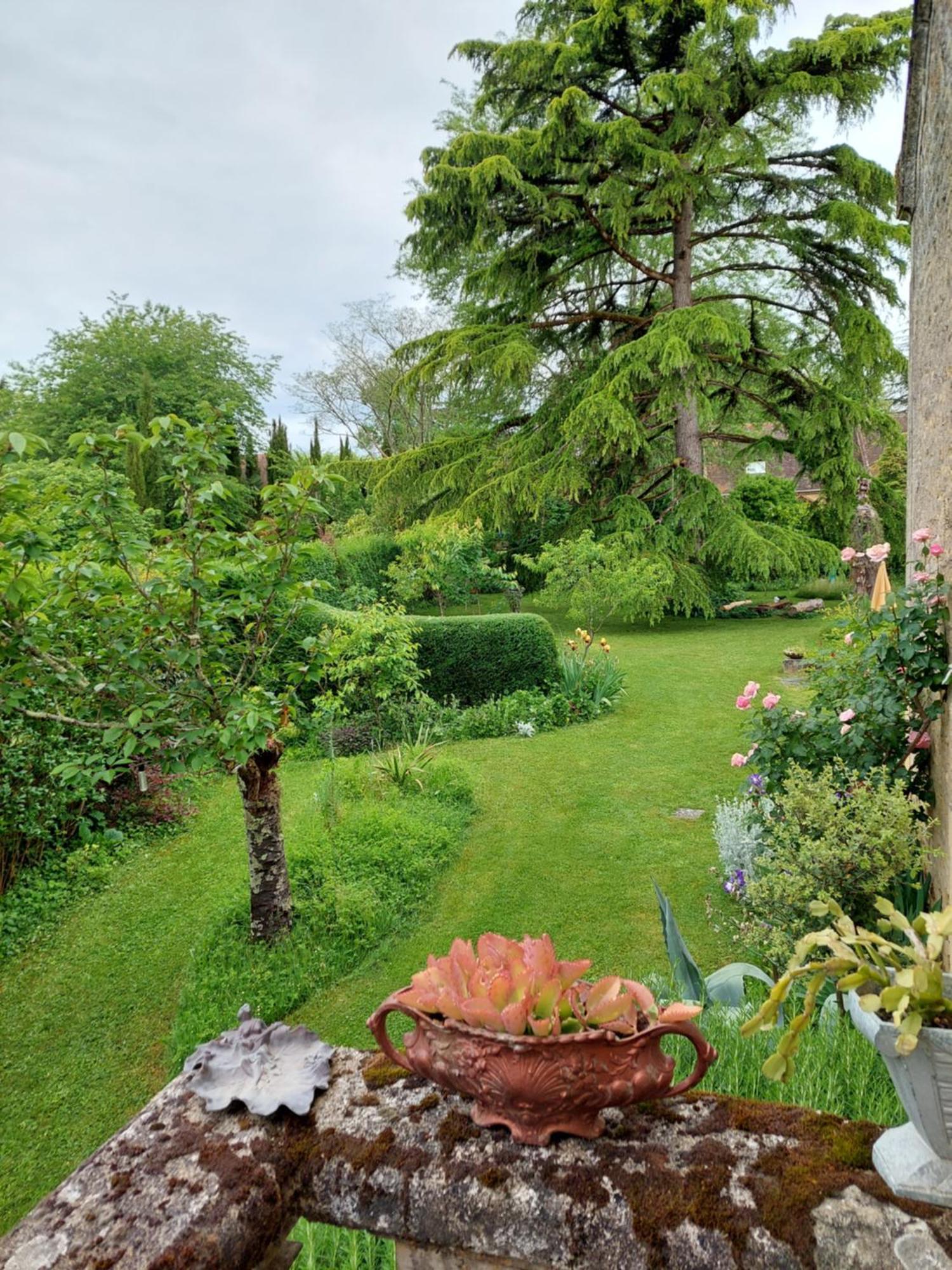 Rue Du Chateau Lalinde Exterior foto